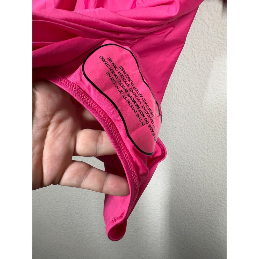 City Chic Size Medium/18 Ingrid Ruffle One Piece Fuchsia Pink Swimsuit Swimwear - Picture 8 of 15